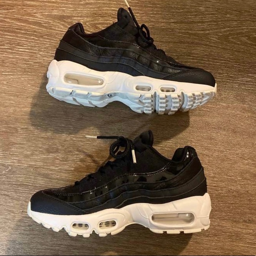 Nike Air Max, 6.5, black, worn once